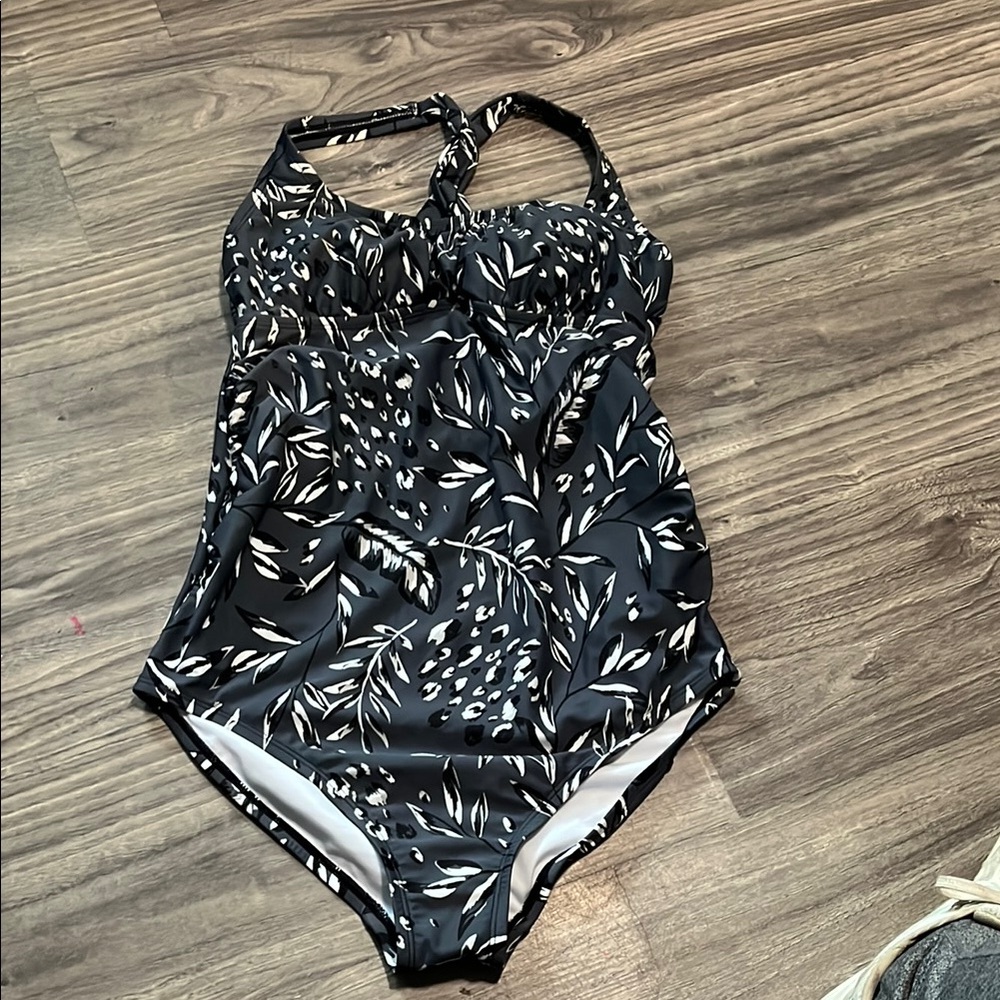 Ingrid & Isabel Maternity One Piece Swimsuit Size S